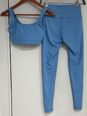 Saski Collection Blue Sports Bra and Leggings Set